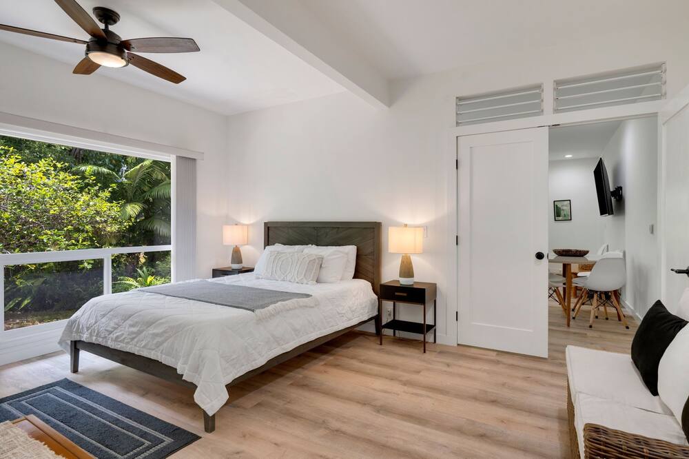 5 bedrooms, WiFi, bed sheets