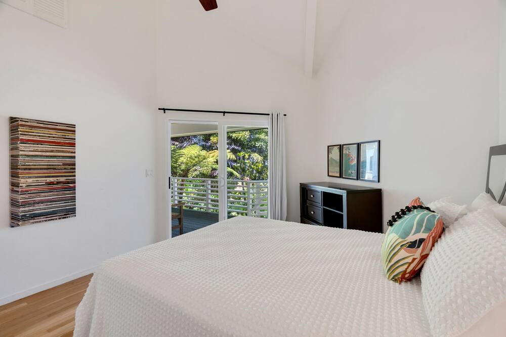 5 bedrooms, WiFi, bed sheets
