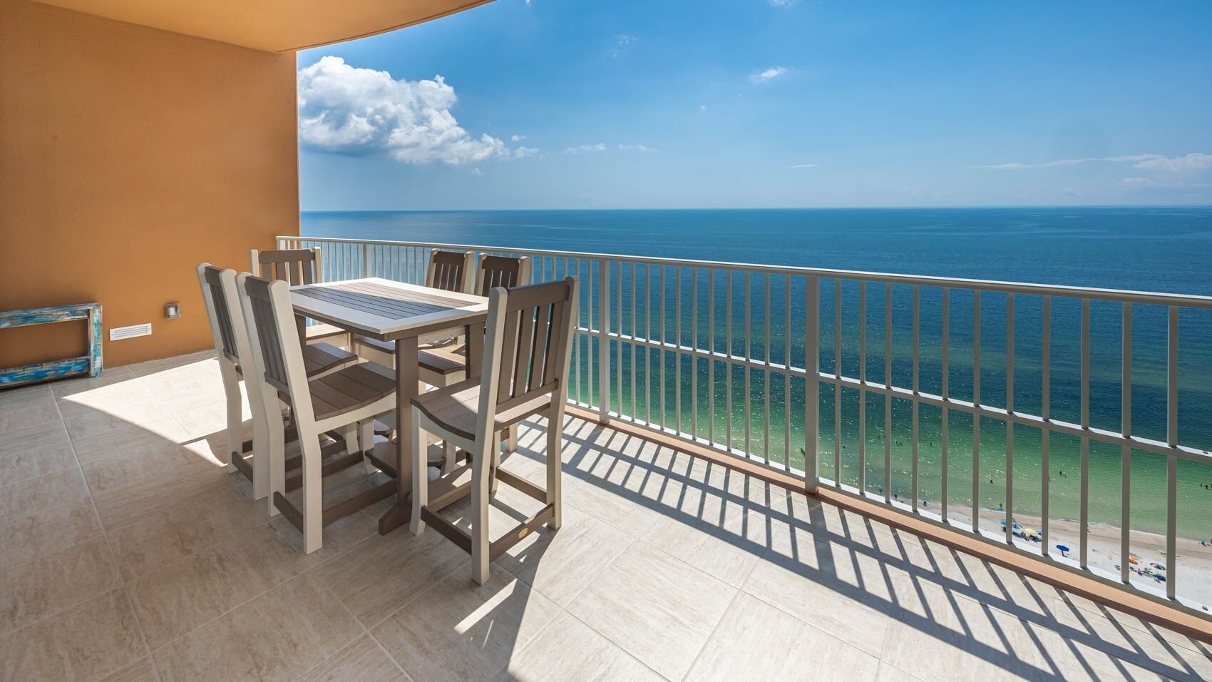 Apartamento, 4 habitaciones | Restaurante al aire libre