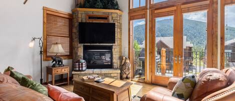 Townhome, 3 Bedrooms | Living area