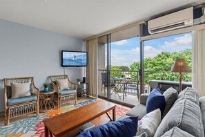 公寓客房, 2 間臥室 | 起居區 | 電視