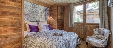 3 chambres, fer et planche à repasser, Wi-Fi, draps fournis