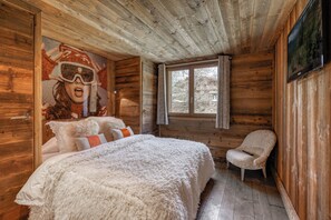 3 slaapkamers, een strijkplank/strijkijzer, wifi, beddengoed