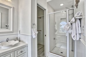 Towels - 🌊Close to Beach,Villa at Bahia Shores 4 bedroom🌴On Intracoastal🐬Pool Home (St Pete Beach)