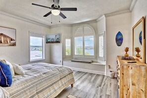 4 bedrooms, desk, iron/ironing board, free WiFi - 🌊Close to Beach,Villa at Bahia Shores 4 bedroom🌴On Intracoastal🐬Pool Home (St Pete Beach)