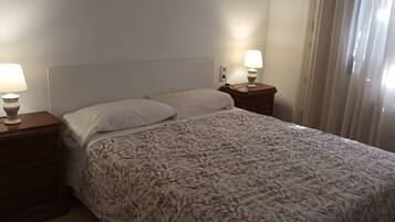 2 dormitorios, tabla de planchar con plancha, wifi y ropa de cama