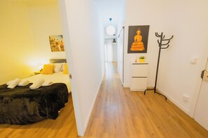 2 bedrooms, iron/ironing board, WiFi, bed sheets - Brand New 2bd + 1bth in Gracia (Barcelona)