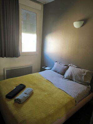 客房, 1 張標準雙人床, 非吸煙房, 私人浴室 | 記憶床墊、免費無線上網