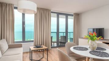 Deluxe Apartment, Balcony, Sea View | 1 bedroom, free WiFi