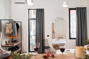 1 bedroom, desk, iron/ironing board, WiFi