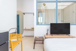 1 chambre, fer et planche à repasser, Wi-Fi, draps fournis