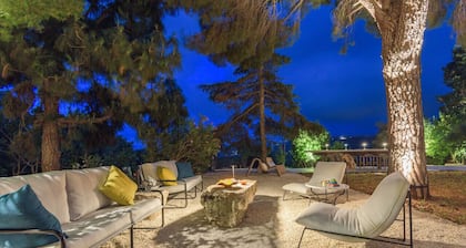 Amani Luxury 4-Bedroom Villa W/Pool in Batroun