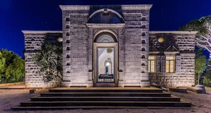 Amani Luxury 4-Bedroom Villa W/Pool in Batroun