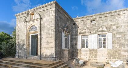 Amani Luxury 4-Bedroom Villa W/Pool in Batroun