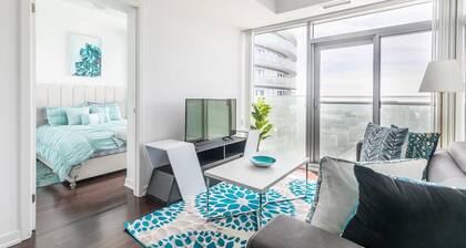 GLOBALSTAY. Unbeatable 53 Floor CN Tower view