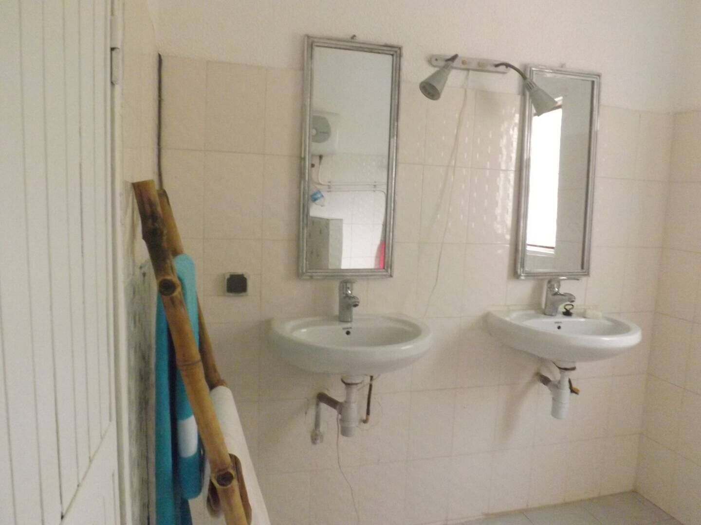 淋浴设施、吹风机、毛巾、肥皂