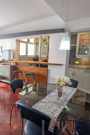 Comfort-Apartment, 1 Schlafzimmer, Stadtblick, Eckzimmer | Wohnbereich