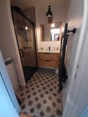 Interior - 6' walk from center and port CONFORTABLE APARTMENT in QUIET RESIDENCE (Vannes)