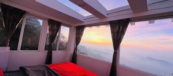 Mount Olympus Lounge