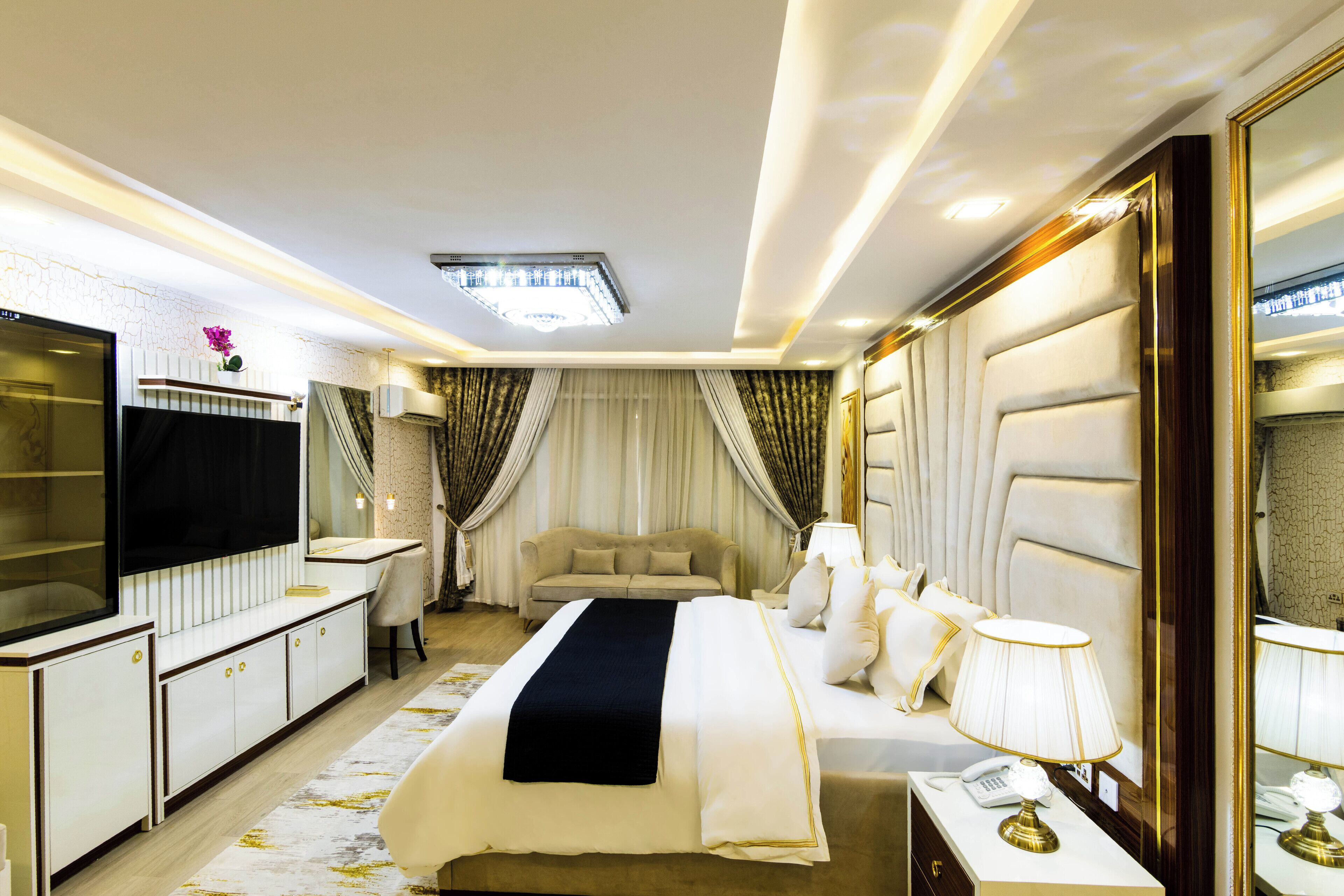 Desk, laptop workspace, free WiFi