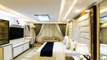 Suite Junior, pemandangan kota | Meja kerja, ruang kerja ramah laptop, dan Wi-Fi gratis