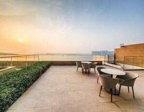 Property grounds - Luxurious 1BR Apartment at Beach Isle Tower 1 Emaar Beachfront, Dubai Marina (Dubai)