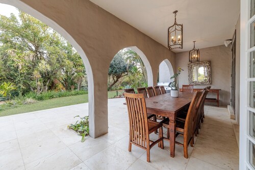 Spacious 1Bedroom Garden Retreat with Private Pool