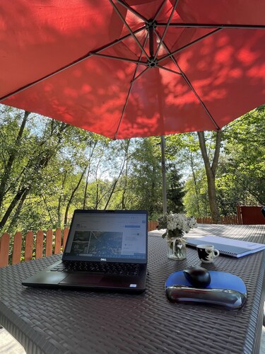 Traditional cottage in picturesque Râșca with WiFi