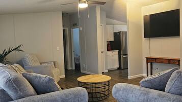 Smart TV, video games