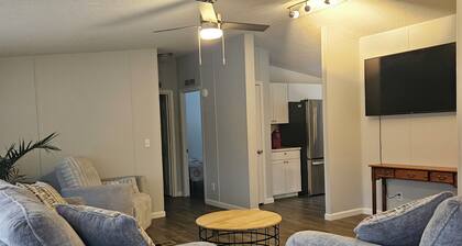 3bd/2 bath off 460E. One of two properties 1 mile of each other for large groups