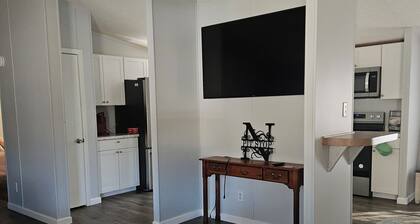 3bd/2 bath off 460E. One of two properties 1 mile of each other for large groups