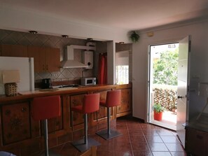 Fridge, microwave, stovetop, coffee/tea maker - 3.5km from downtown and the beach (Málaga)