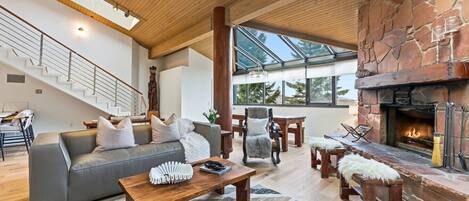 Smart-TV, Kamin, Drucker