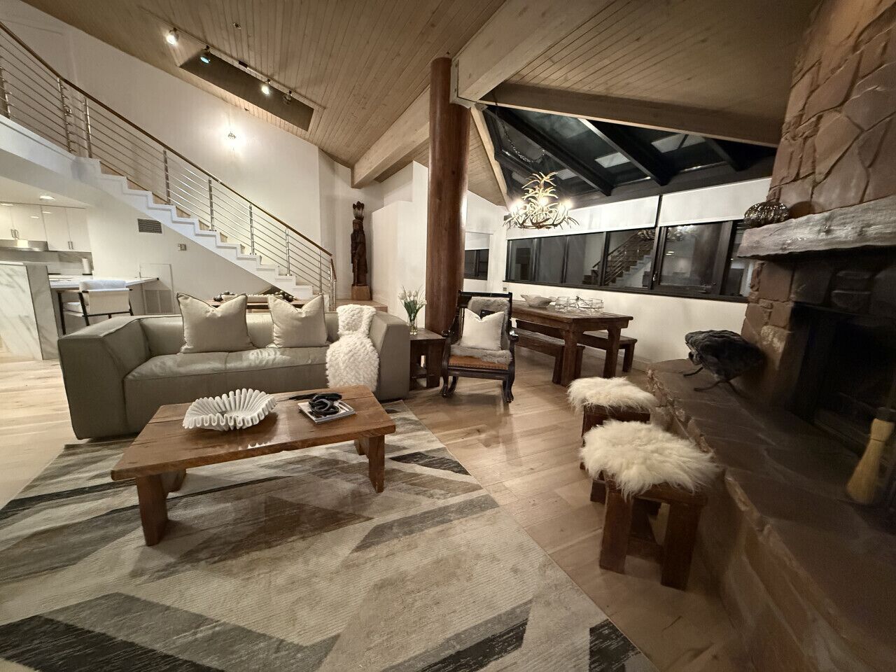 Smart-TV, Kamin, Drucker