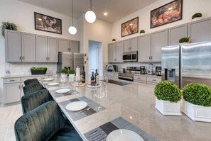 Fridge, microwave, oven, stovetop - Experience Luxury in Your 11 En-Suites Mansion (Orlando)