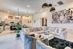 TV, fireplace, video games, offices - Experience Luxury in Your 11 En-Suites Mansion (Orlando)