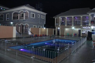 Rosrit Hotel and Suites