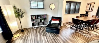 The Square on Prairie- Charming 3-bedroom home located near DTSF! 