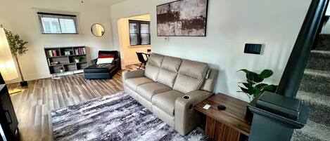 智能電視、電子遊戲、書籍