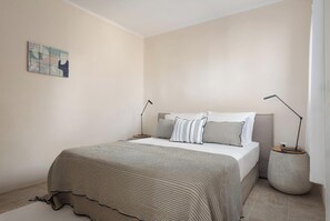 1 bedroom, iron/ironing board, WiFi, bed sheets - Green 3 by Morfes Luxury Apartments (Triantaros, Tinos)