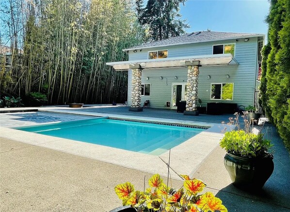 Pool - 3-bedroom house in welcoming Seattle with fitness room, WiFi (Seattle)