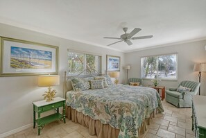 2 bedrooms, iron/ironing board, free WiFi, bed sheets - Siesta Key 2 Bed 2 Bath Ground Floor with Gulf Views Steps to the Beach (Siesta Key)