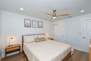 1 habitación, tabla de planchar con plancha, wifi gratis y ropa de cama
