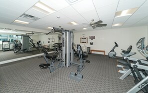 Fitness facility - Siesta Key Beach 1 Bed 1 Bath Beachfront Condo Full Gulf Views Steps to Beach (Siesta Key)