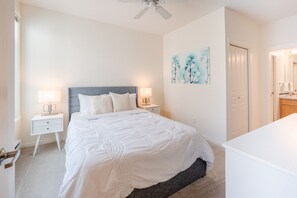 1 habitación, escritorio, tabla de planchar con plancha y wifi gratis