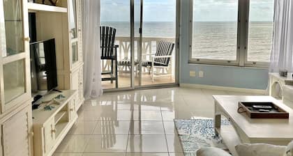 Dreams Come True! Charming 2-bedroom beachfront condo in delightful Ormond Beach