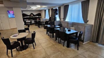 Desayuno buffet incluido todos los días