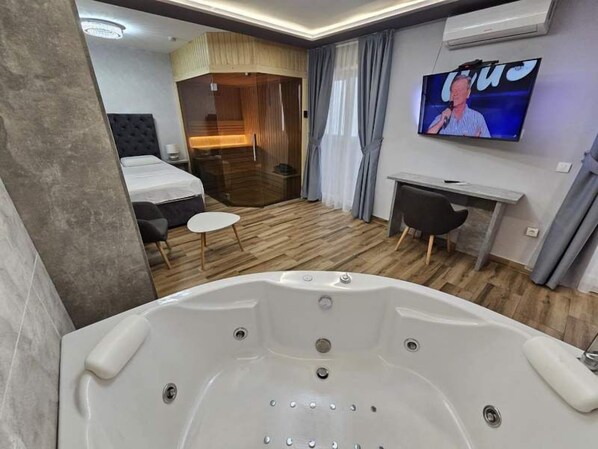 Phòng Suite trung tâm thành phố | Phòng cách âm, truy cập Internet không dây miễn phí 