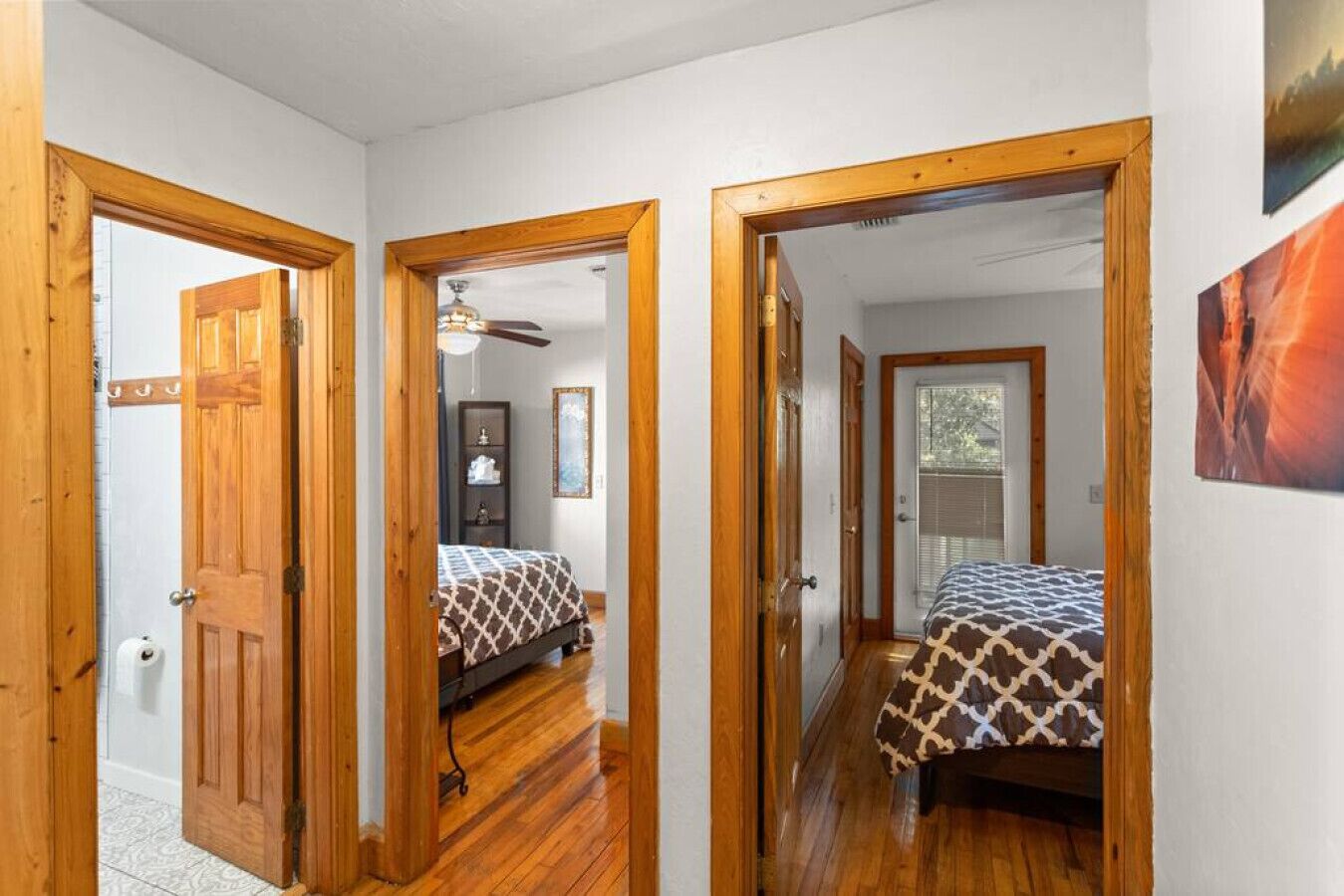 2 bedrooms, desk, iron/ironing board, WiFi