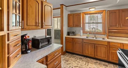Amazing 2br 2ba with Loft C